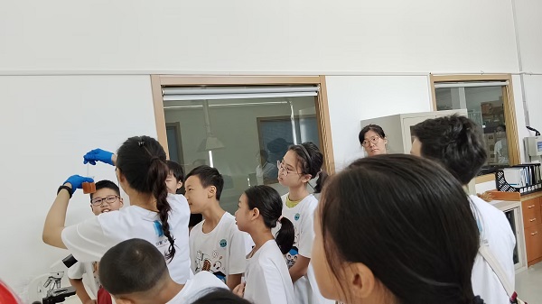 研学活动 | 小脚步踏进新世界！走进尊龙凯时探秘废水都去哪了？